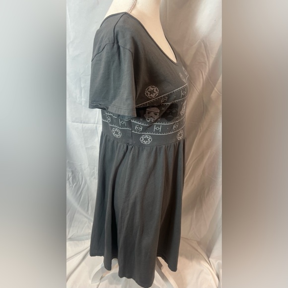 Her Universe Grey/black Star Wars Empire short sleeve 2X juniors dress - Picture 4 of 8